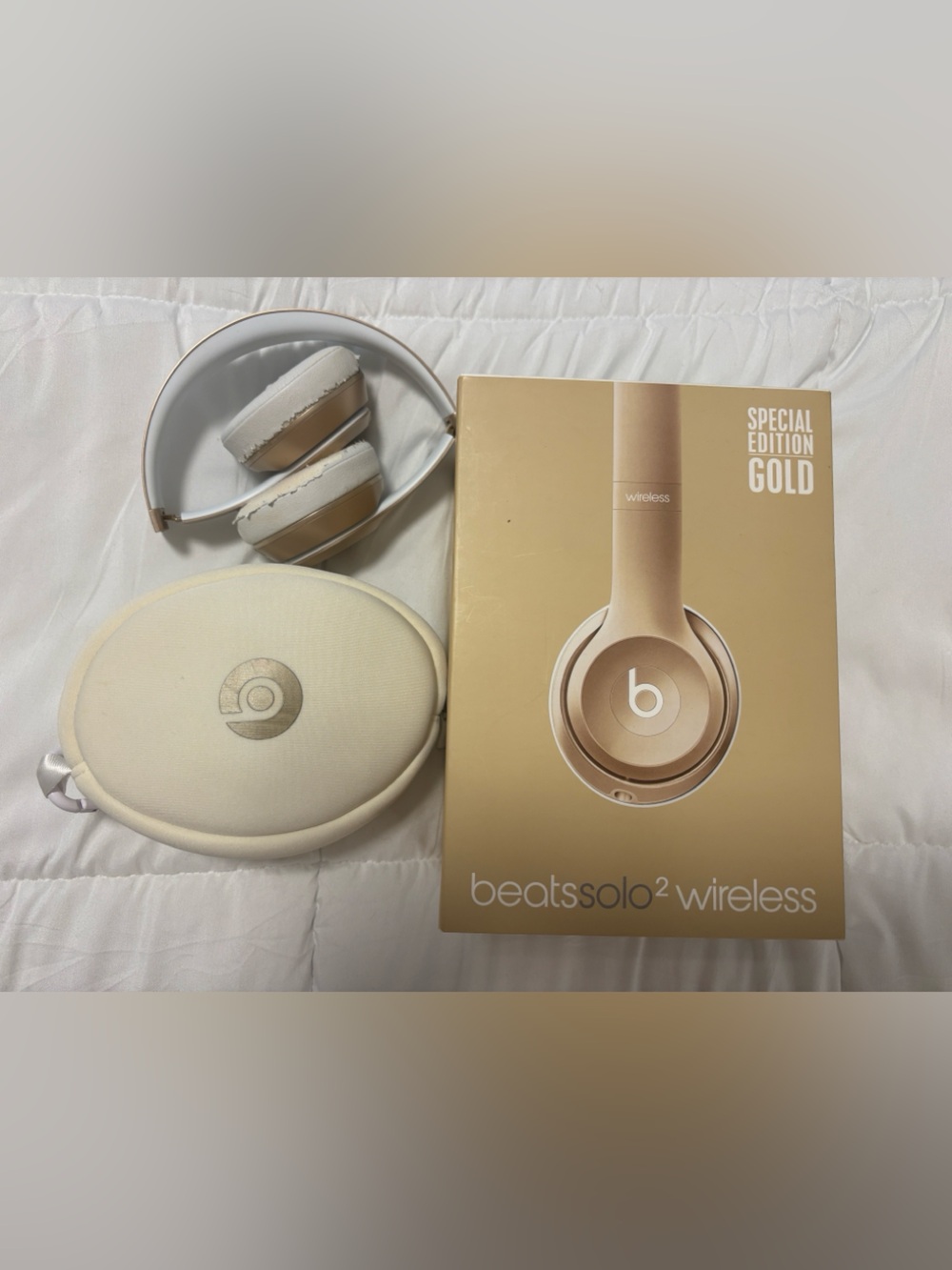 Solo2 Wireless Headphones - Gold (Special Edition)